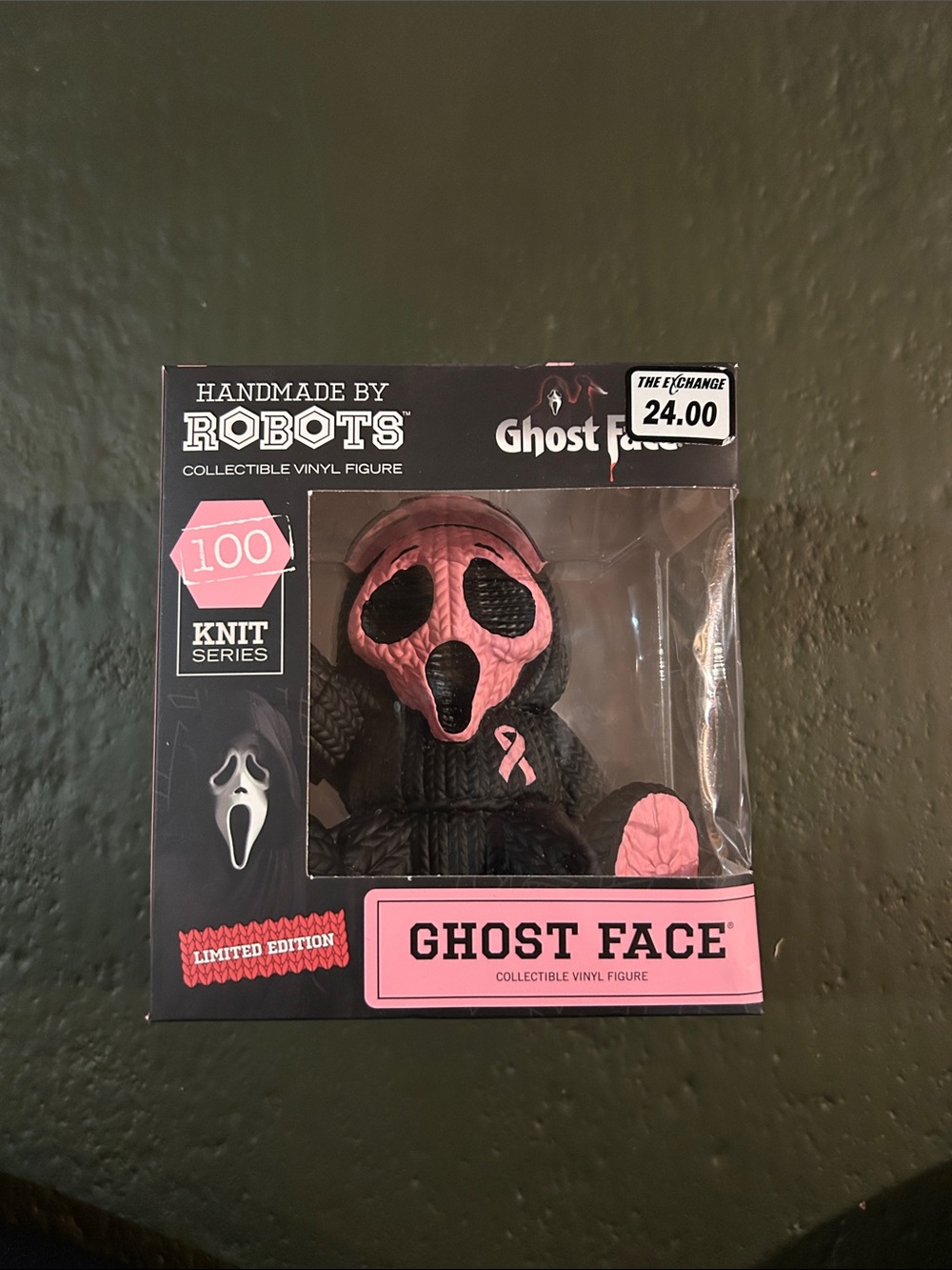Handmade by Robots "Ghost Face" Knit Series Vinyl Figure - Black & Pink
